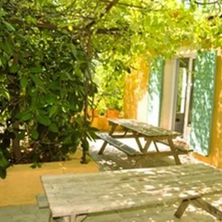 La Pinede Penchee 5km Du Bord De Vakantiehuis
