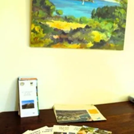 Vakantiehuis La Pinede Penchee 5km Du Bord De