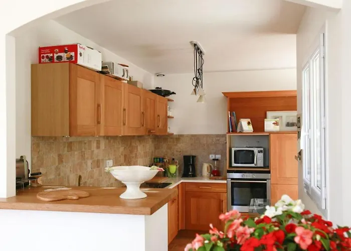 La Pinede Penchee 5km Des Plages Casa de Férias